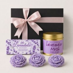 Levendula csomag kicsi ajándékcsomag Lavender Musk illatgyertyával, rózsa szójaviasz gyertyákkal és levendulás magbonbonnal