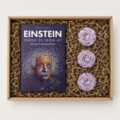 Kíváncsi elméknek Einstein ajándékcsomag könyvvel és illatmentes rózsa szójaviasz gyertyákkal