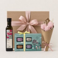 Szeretettel / Köszönettel ajándékcsomag tulipáncsokor gyertyával, Szellő mézválogatással és hidegen sajtolt mákolajjal