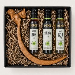 Alkoholmentes gasztro ajándékcsomag mókusos fa palacktartóval, fehérborecettel, sherry ecettel és vörösborecettel