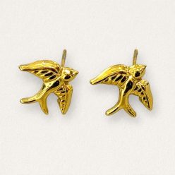 Fecske formájú arany mini stud fülbevaló vízálló rozsdamentes acélból, hipoallergén ékszer ajándék.